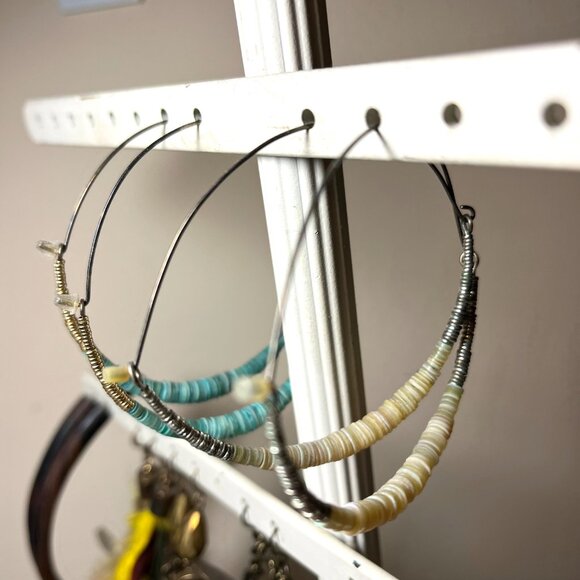 2 Vintage Kenneth Cole Reaction Hoop Earrings Turquoise Beads Silver Tone Boho - Picture 8 of 9